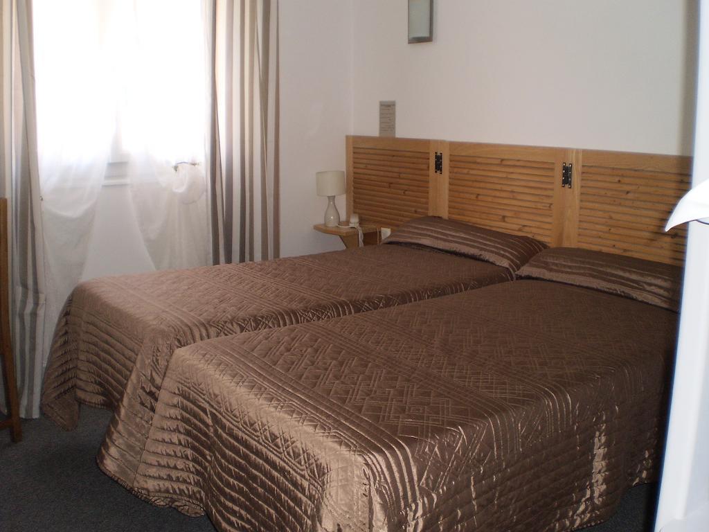 Hotel L Ander Saint-Flour  Room photo